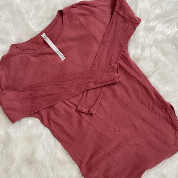 Lululemon Longsleeve - Picture 1 of 3